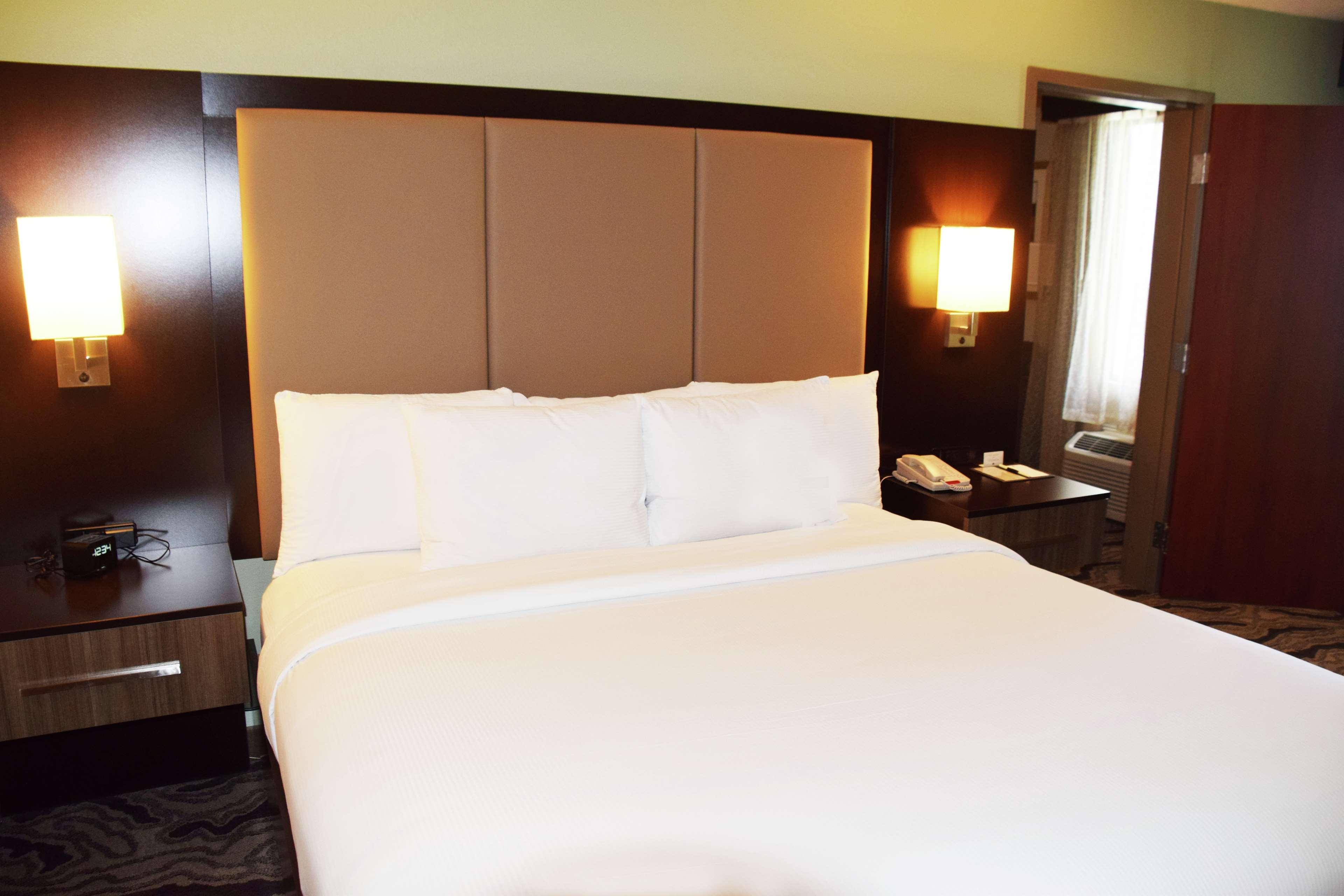 Doubletree By Hilton Montgomery Downtown Экстерьер фото