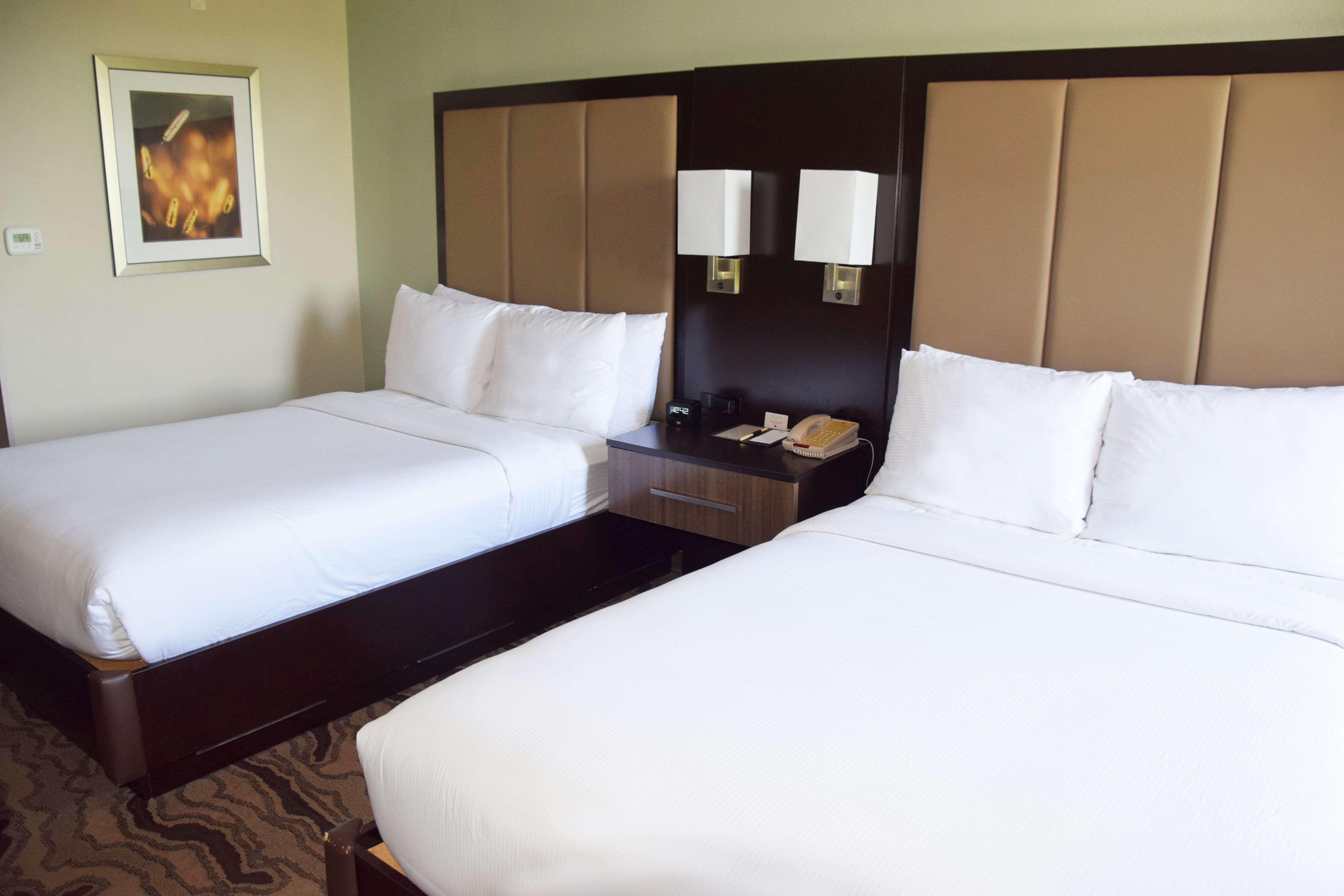 Doubletree By Hilton Montgomery Downtown Экстерьер фото