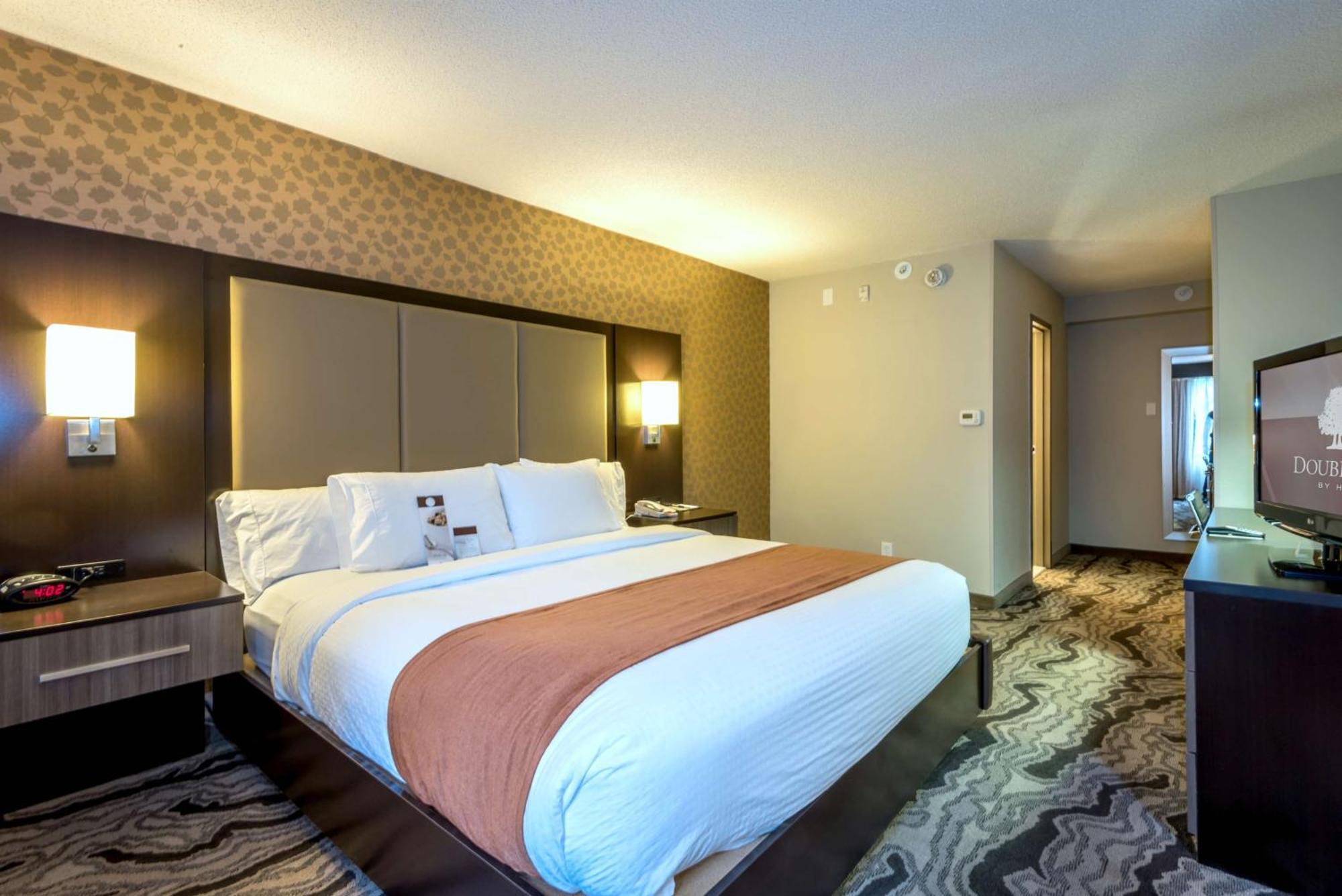 Doubletree By Hilton Montgomery Downtown Экстерьер фото