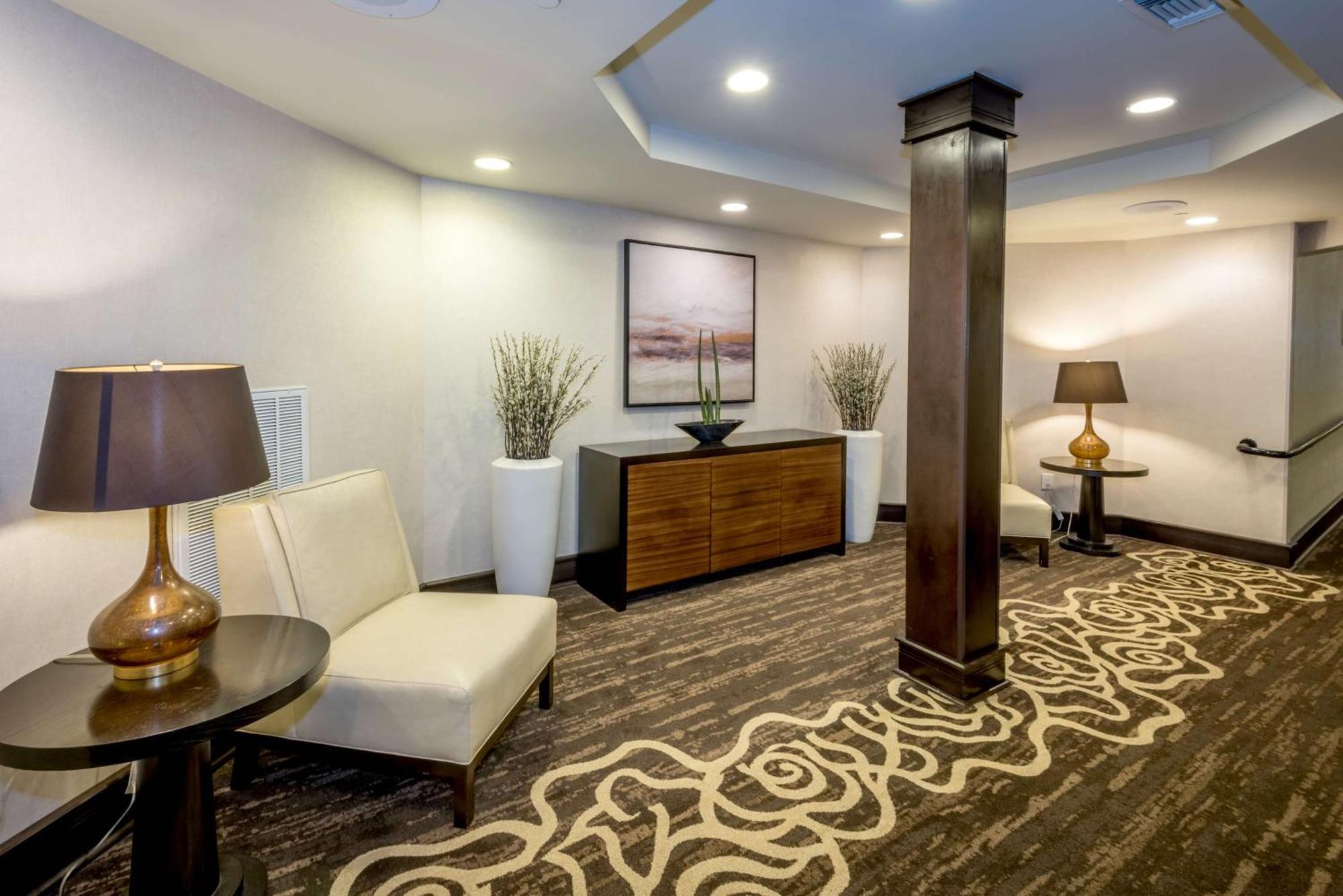 Doubletree By Hilton Montgomery Downtown Экстерьер фото