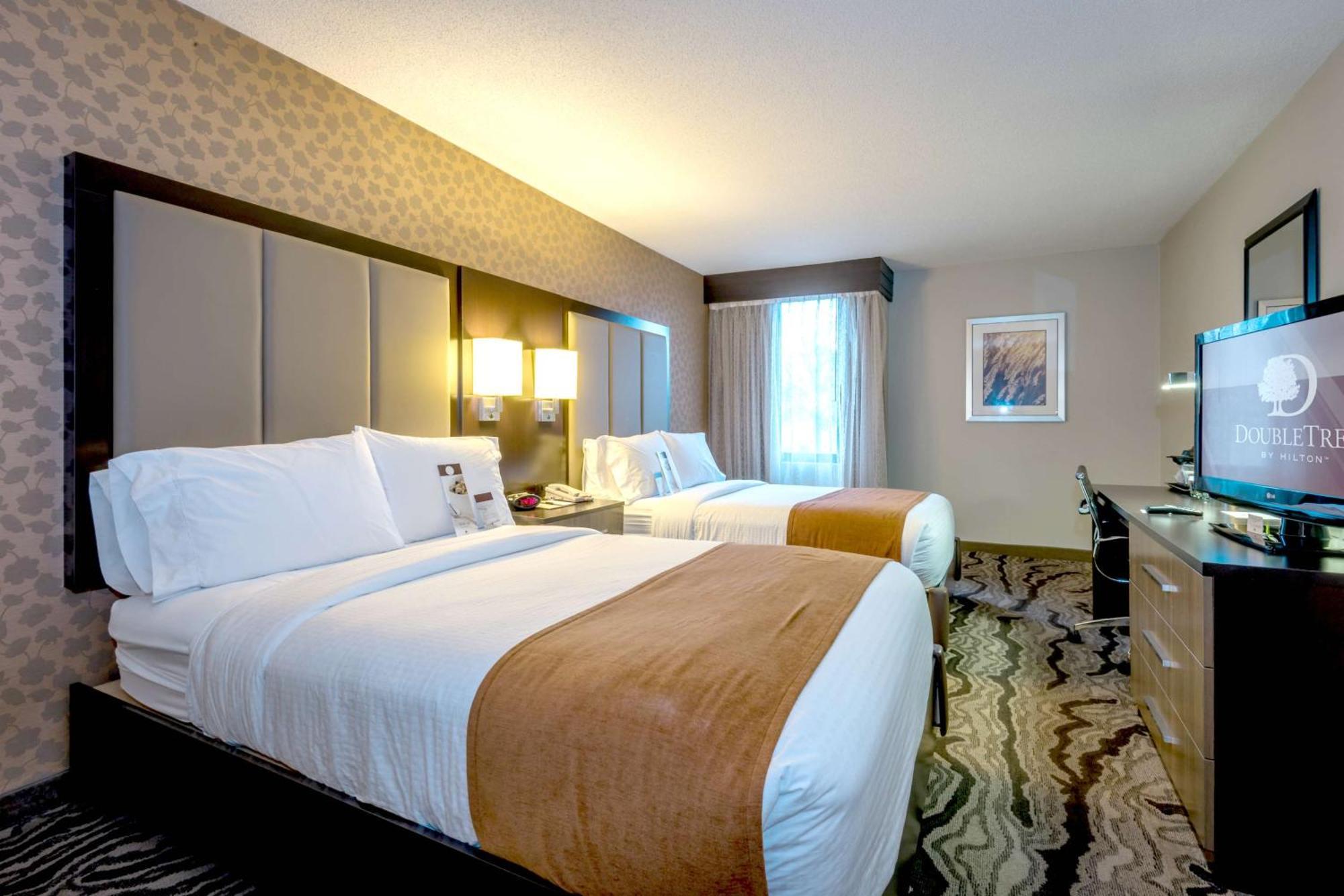 Doubletree By Hilton Montgomery Downtown Экстерьер фото