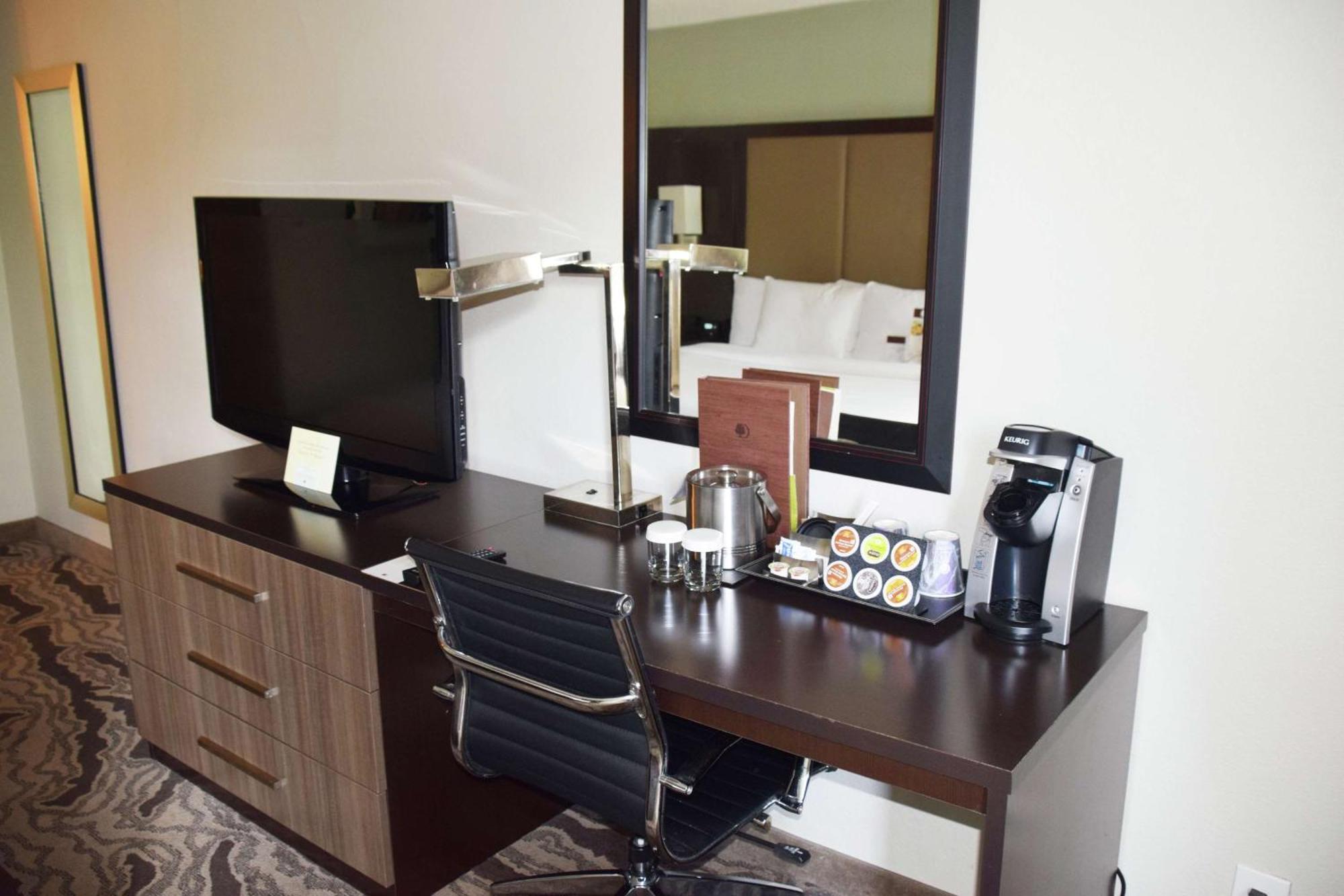 Doubletree By Hilton Montgomery Downtown Экстерьер фото