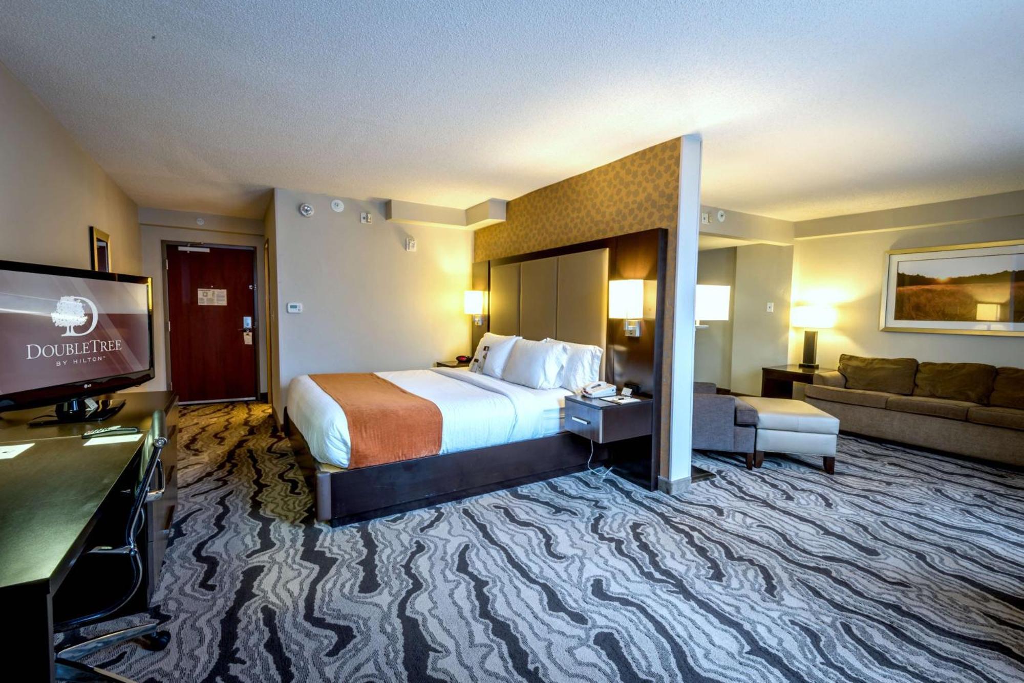Doubletree By Hilton Montgomery Downtown Экстерьер фото